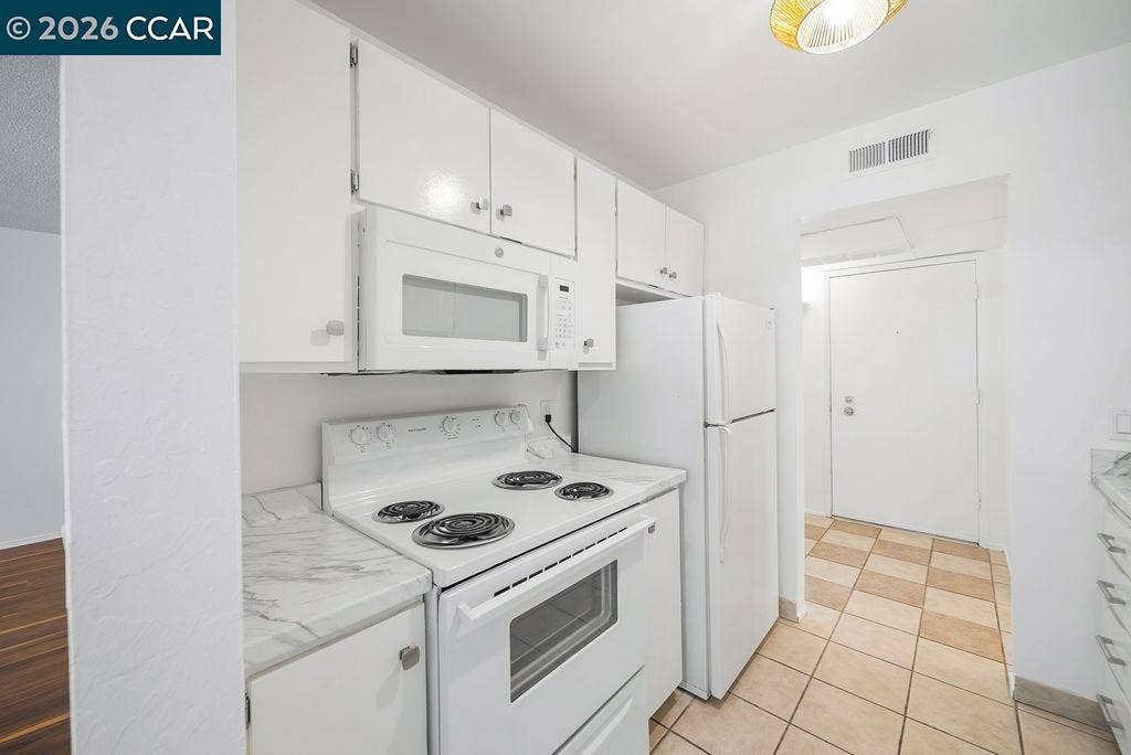 490 N Civic Dr, #102, Walnut Creek, CA 94596