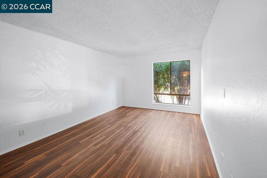 490 N Civic Dr, #102, Walnut Creek, CA 94596