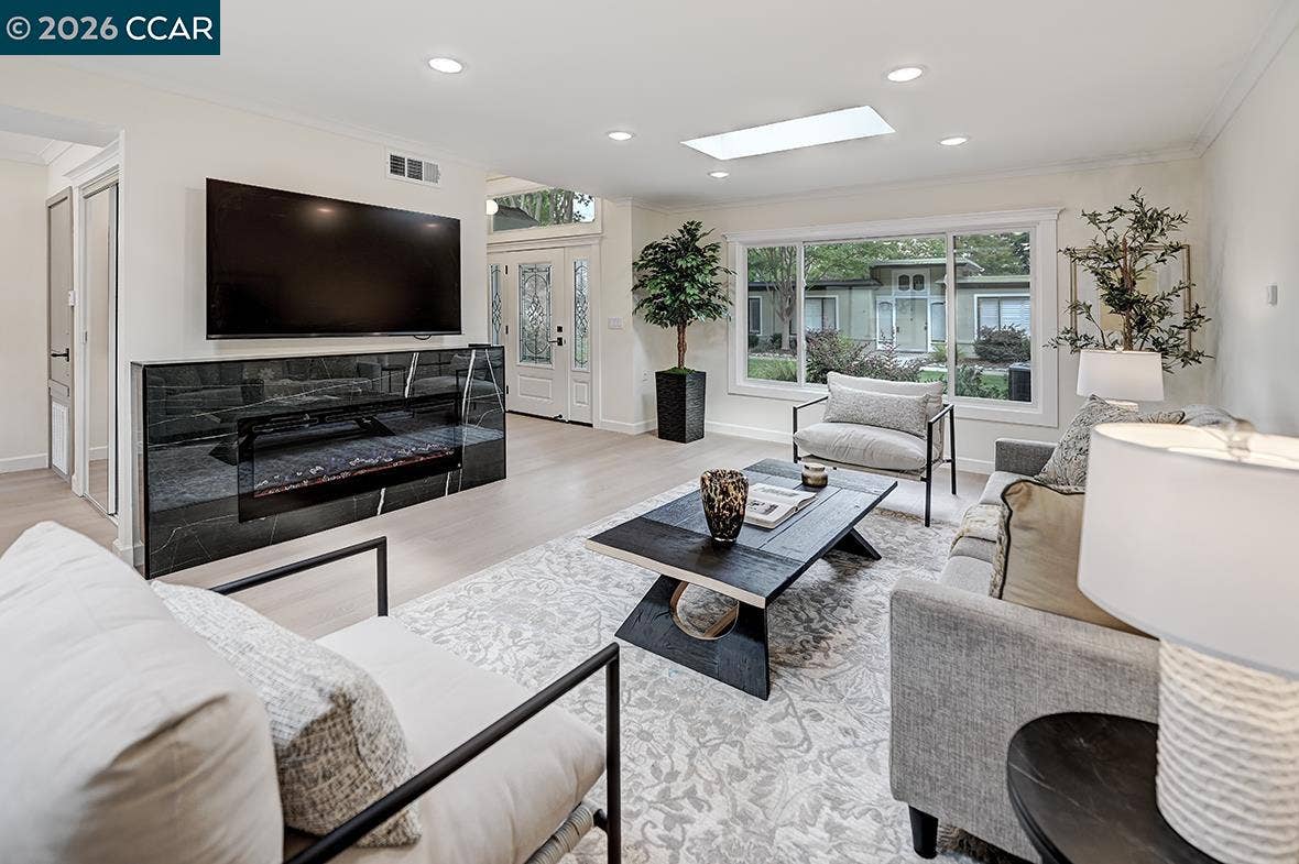 1221 Oakmont Dr, #2, Walnut Creek, CA 94595