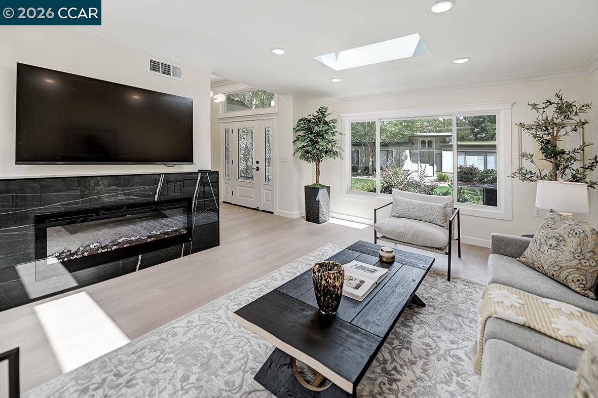 1221 Oakmont Dr, #2, Walnut Creek, CA 94595
