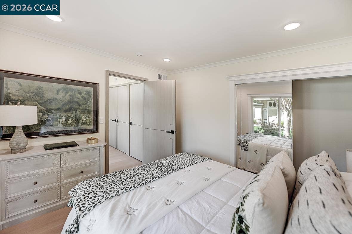 1221 Oakmont Dr, #2, Walnut Creek, CA 94595