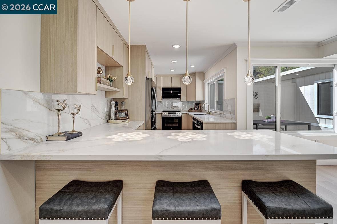 1221 Oakmont Dr, #2, Walnut Creek, CA 94595