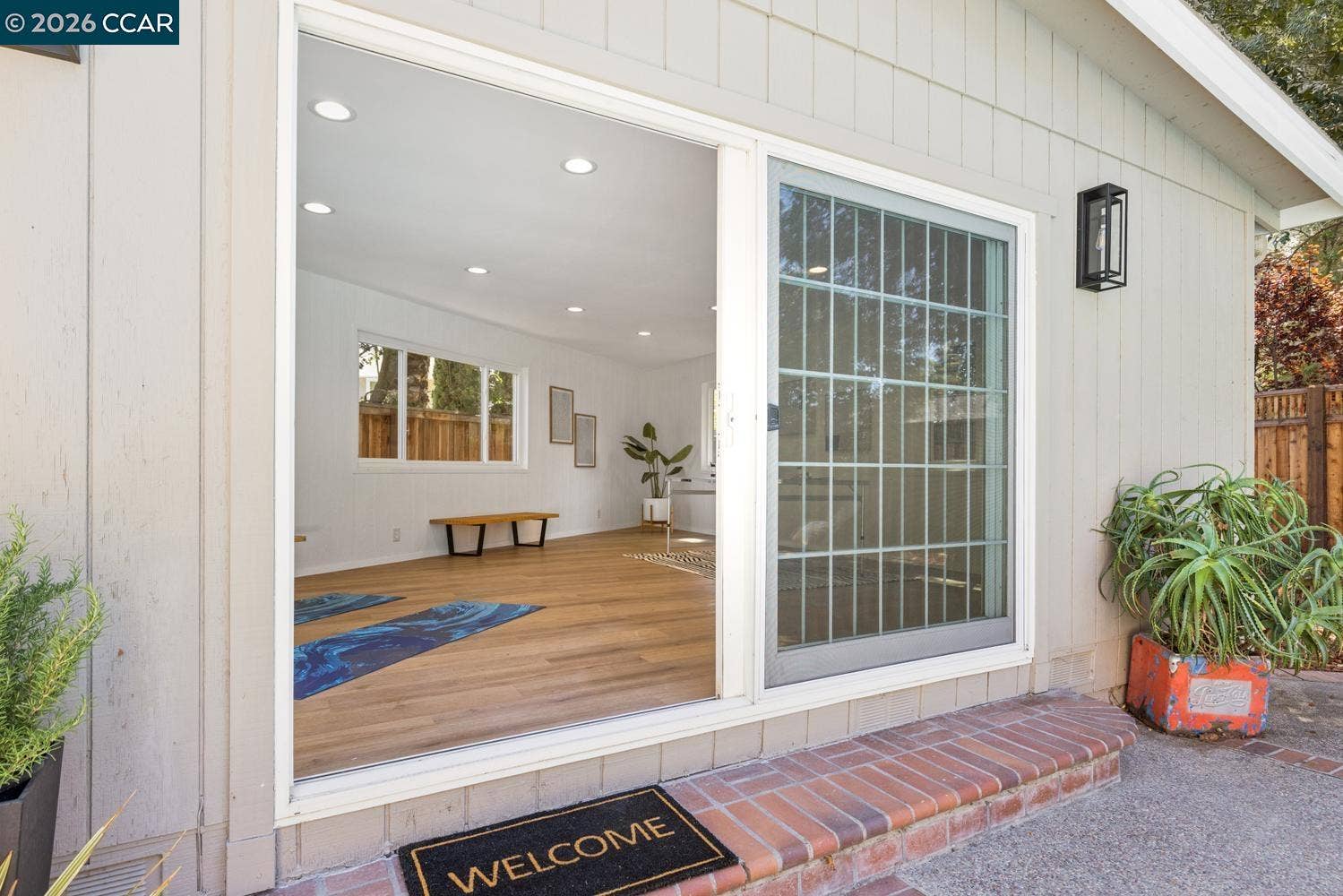 933 Brink Ct, Concord, CA 94518