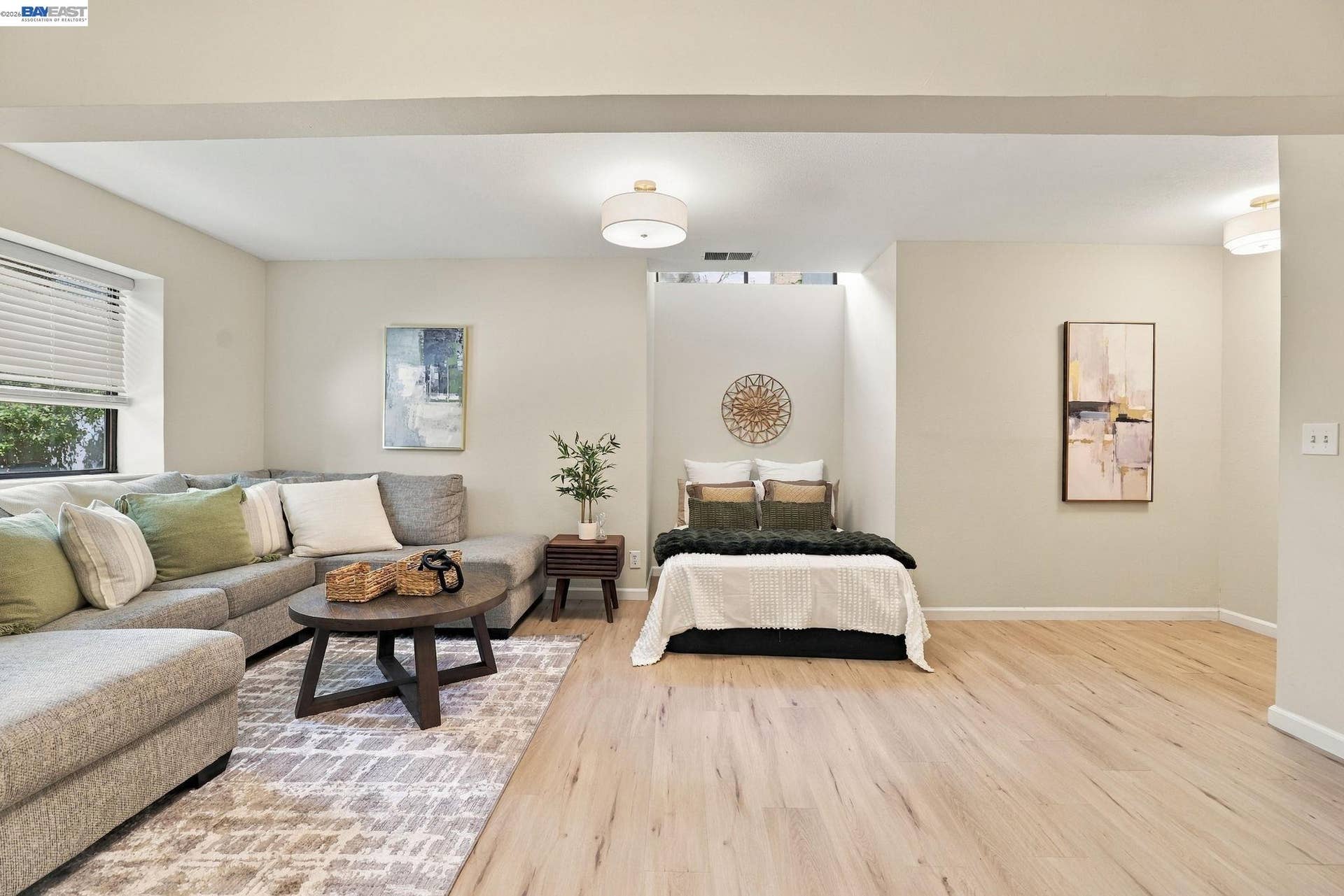 LL-expanded living area
