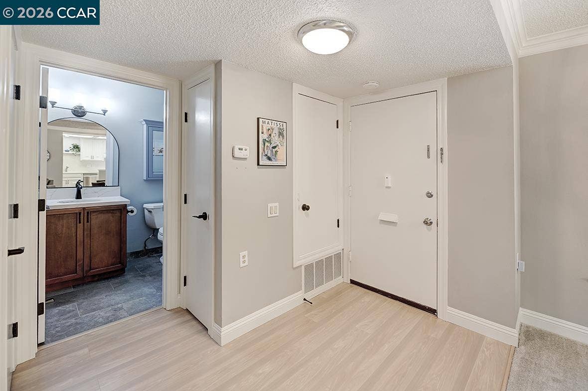 2716 Tice Creek, #1, Walnut Creek, CA 94595