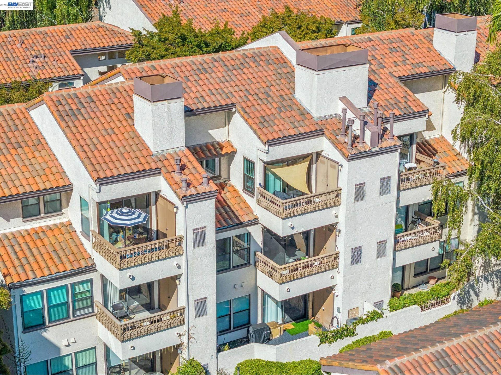 1225 S Villa Way, Walnut Creek, CA 94595