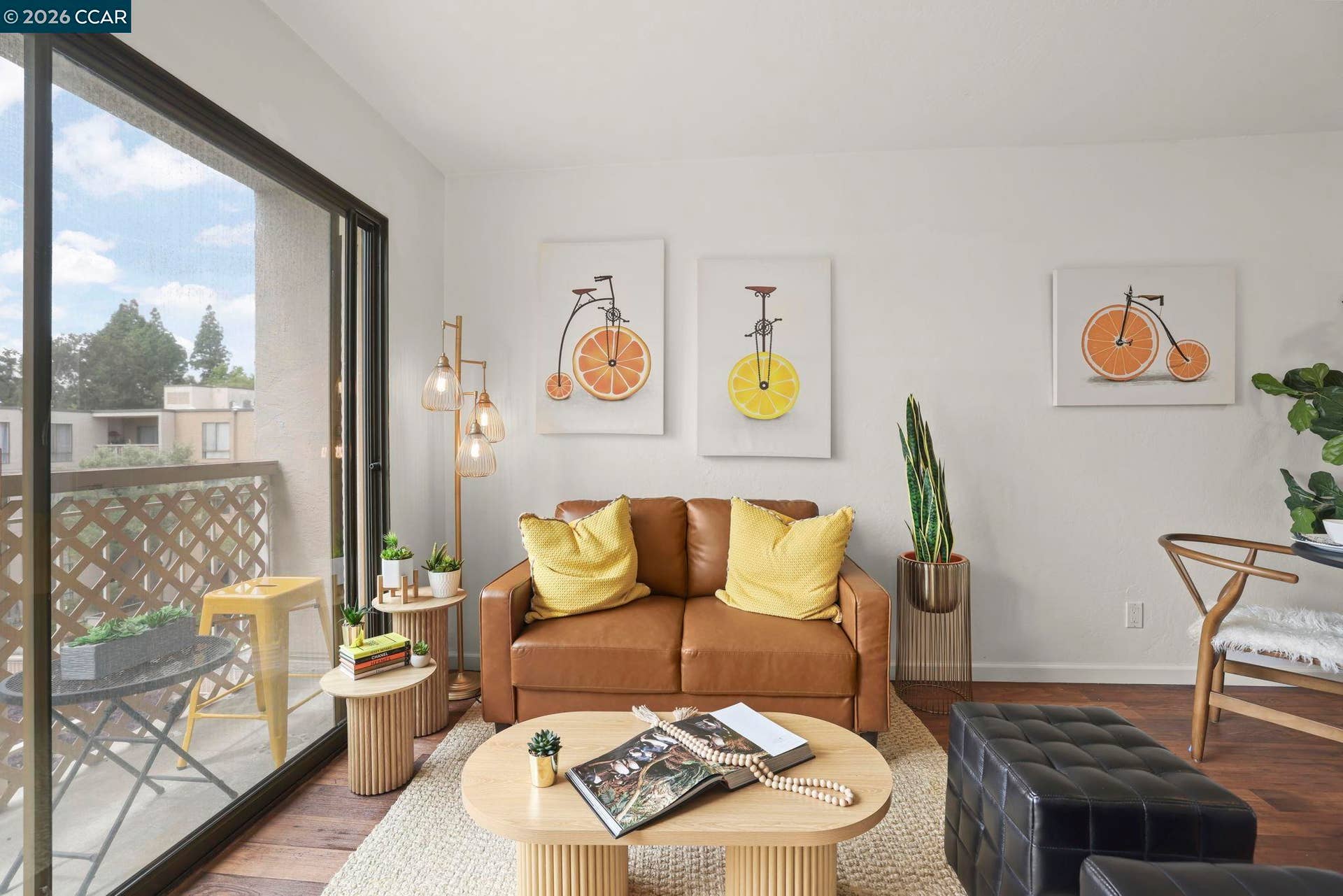 Top floor - no upstairs neighbors!