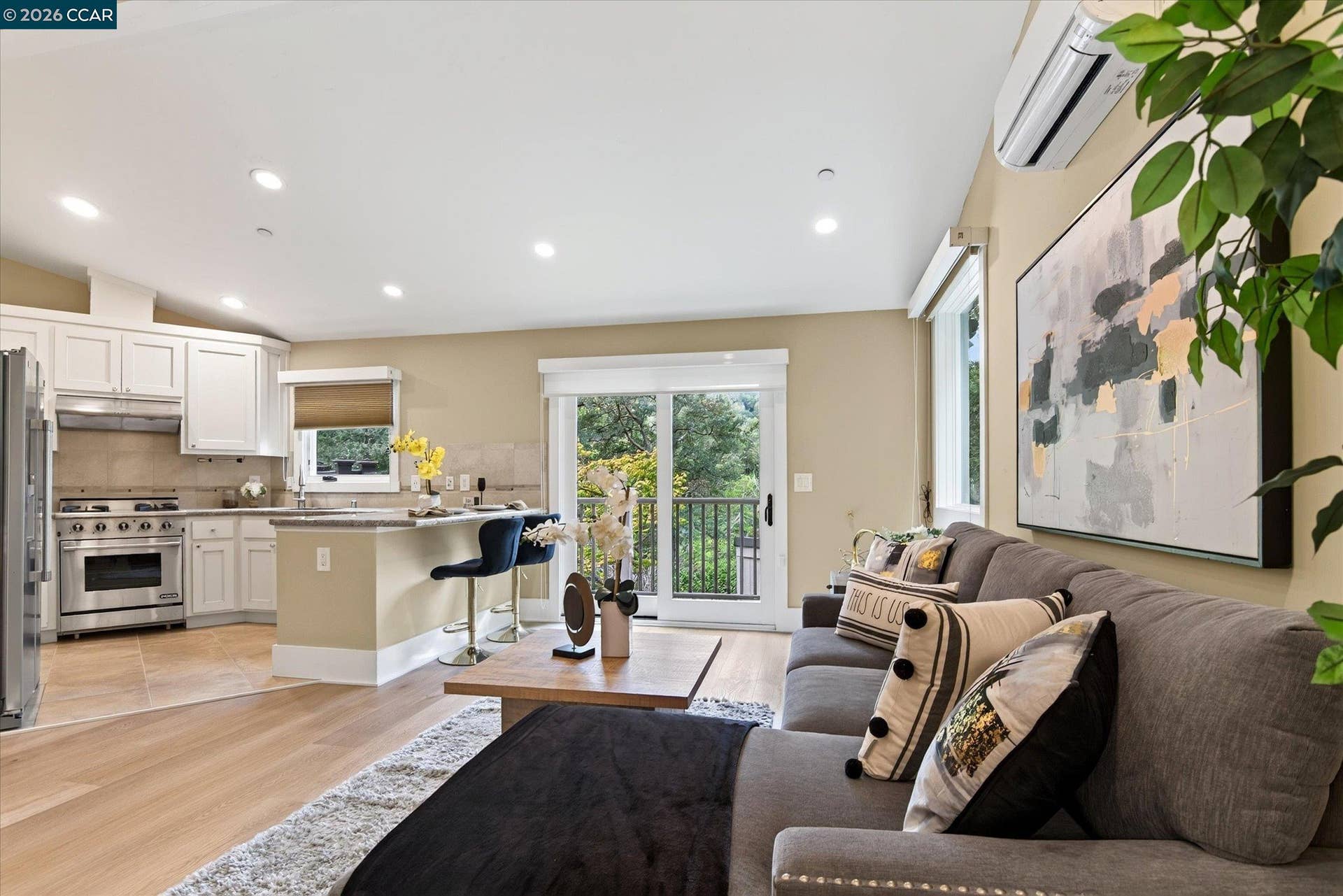 Apartment w Separate Entrance
