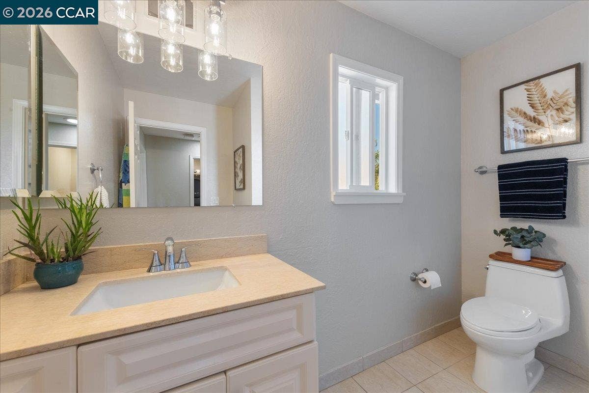 Hall Bathroom2