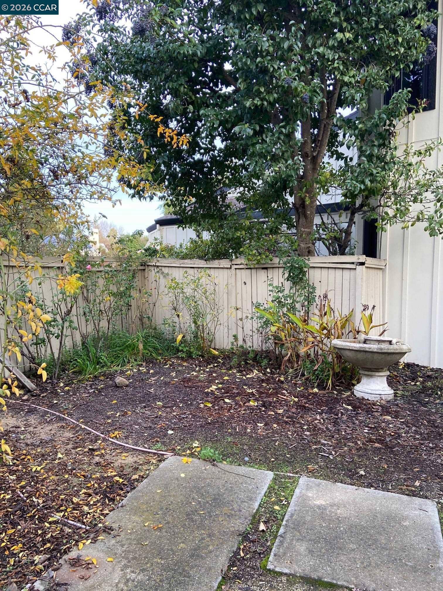 Courtyard to Side Yard