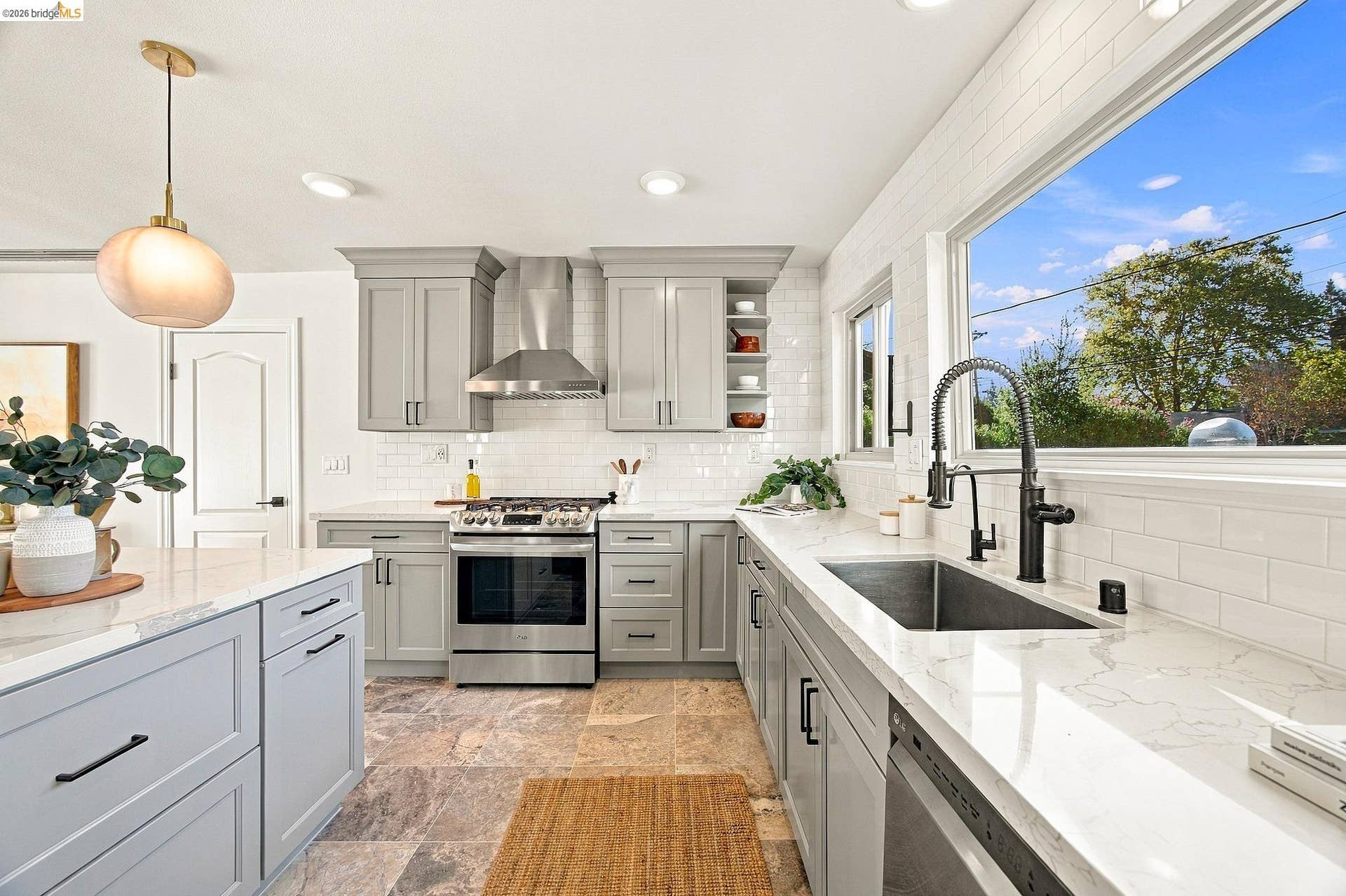 925 Juanita Dr, Lafayette, CA 94595
