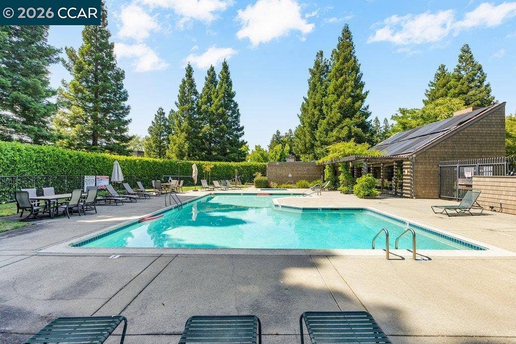 500 Monarch Ridge Dr, Walnut Creek, CA 94597