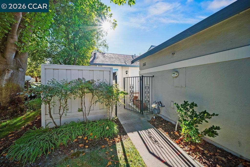 571 Europa Ct, Walnut Creek, CA 94598