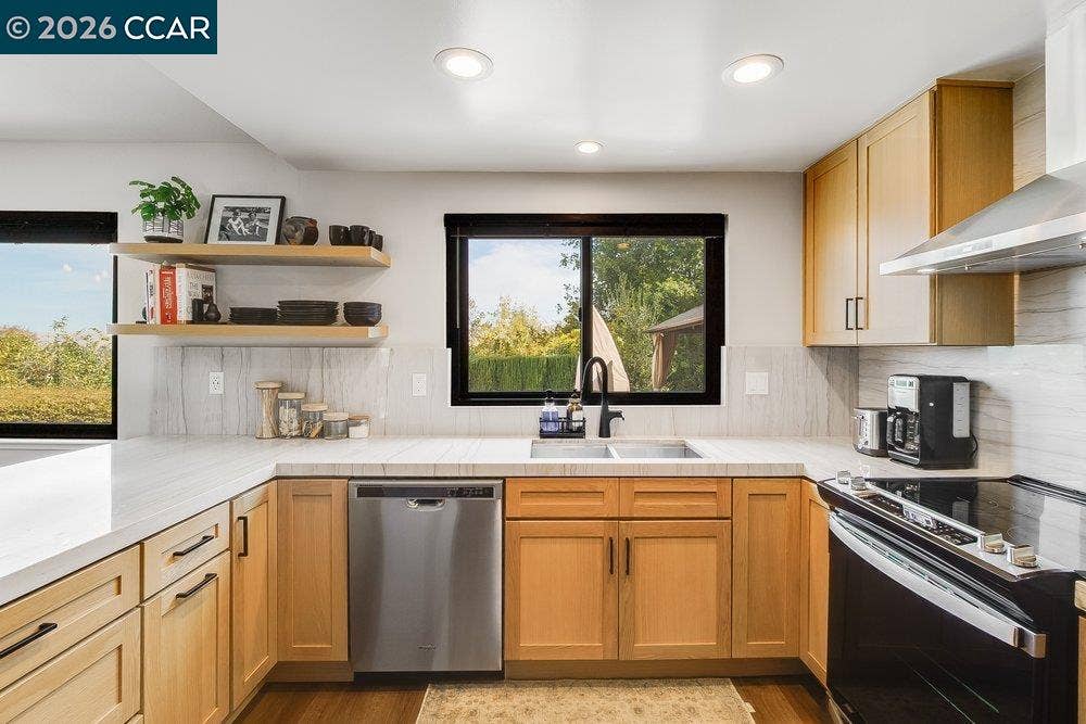 4073 Castlewood Ct, Concord, CA 94518