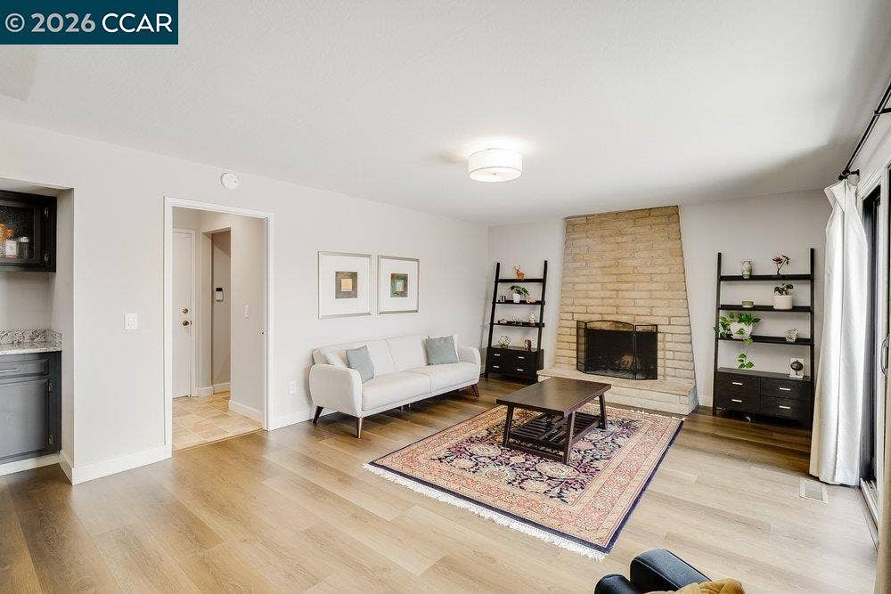 4073 Castlewood Ct, Concord, CA 94518