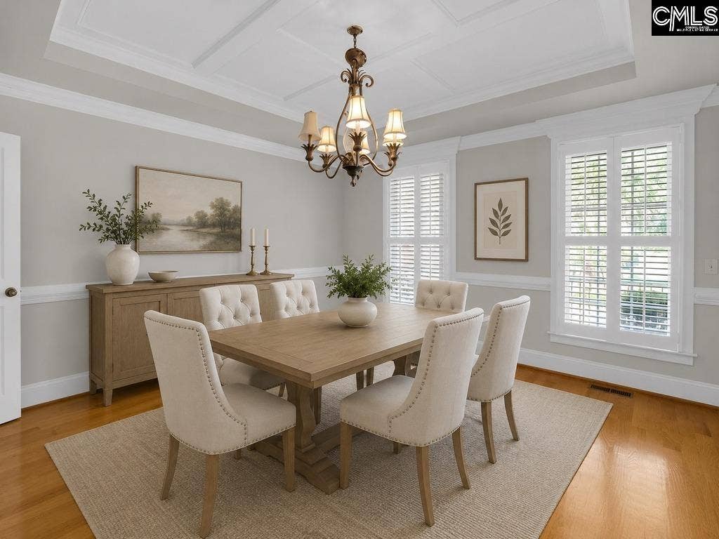 Virtually staged dining room