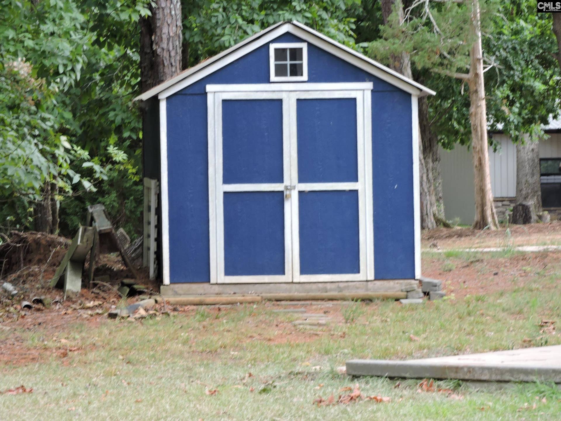 181 Saluda Bluff Rd, Batesburg, SC 29006