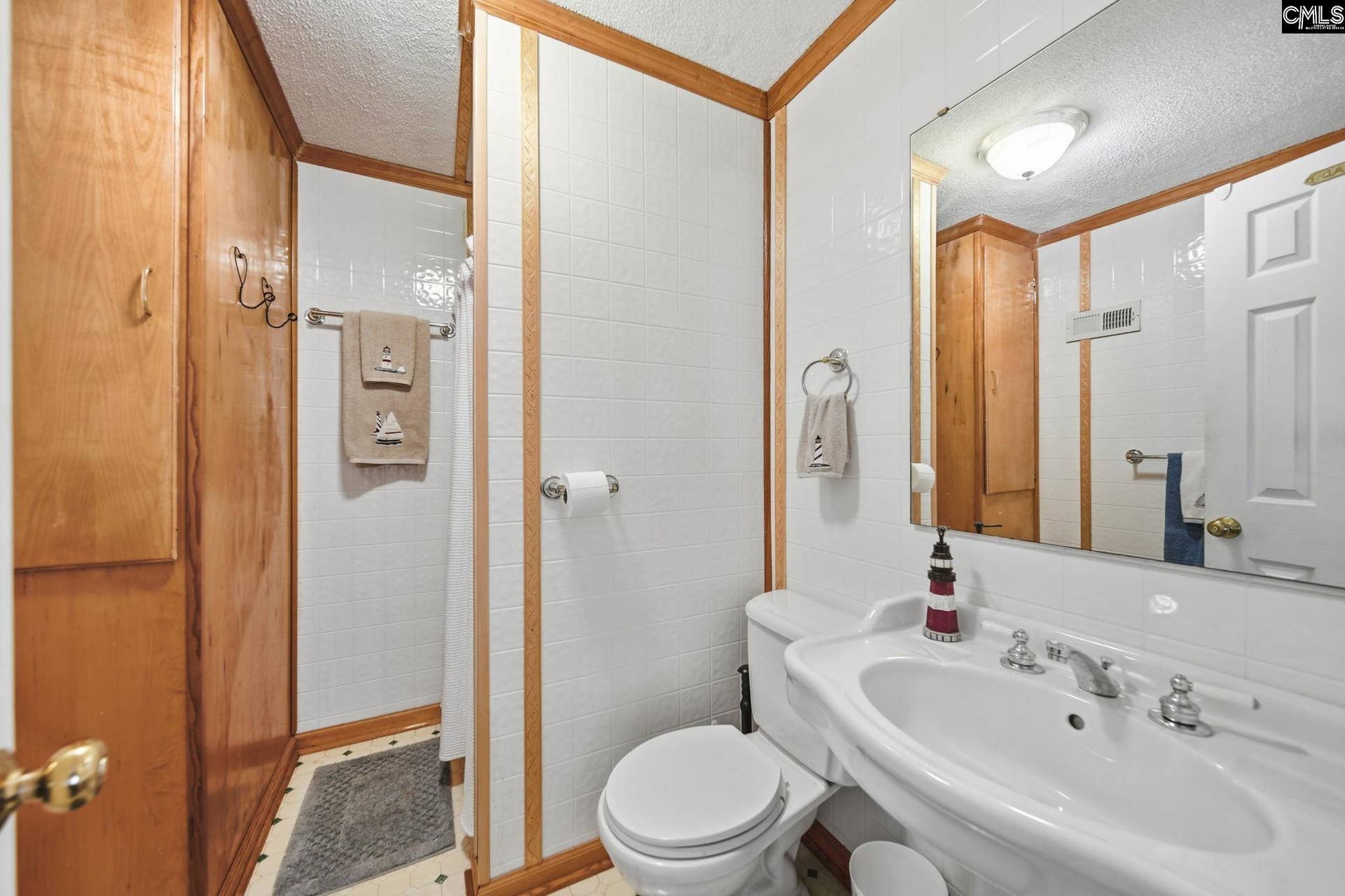 1903 Lakeshore Road, Camden, SC 29020