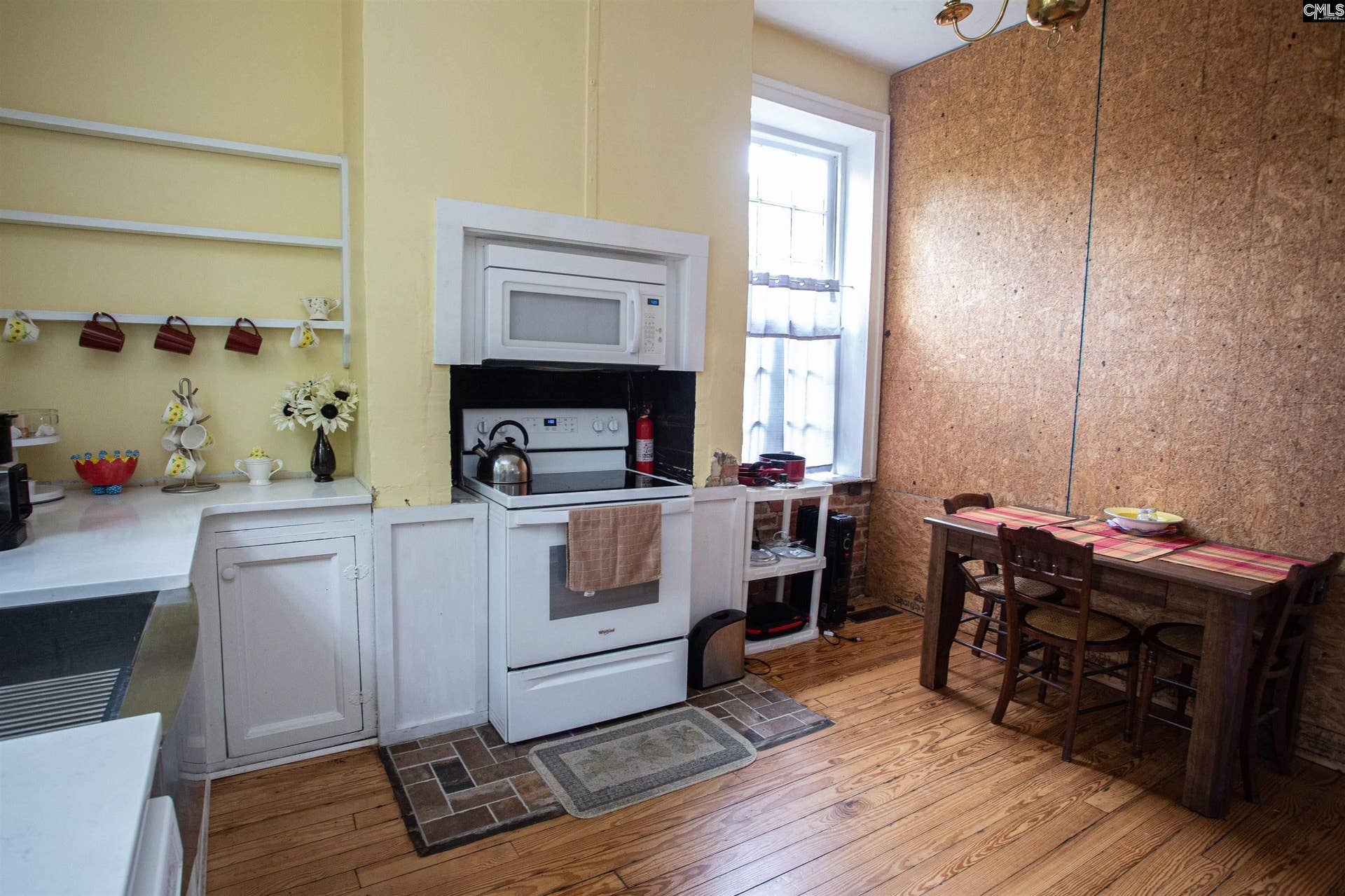 1307 Broad Street, Camden, SC 29020-0000