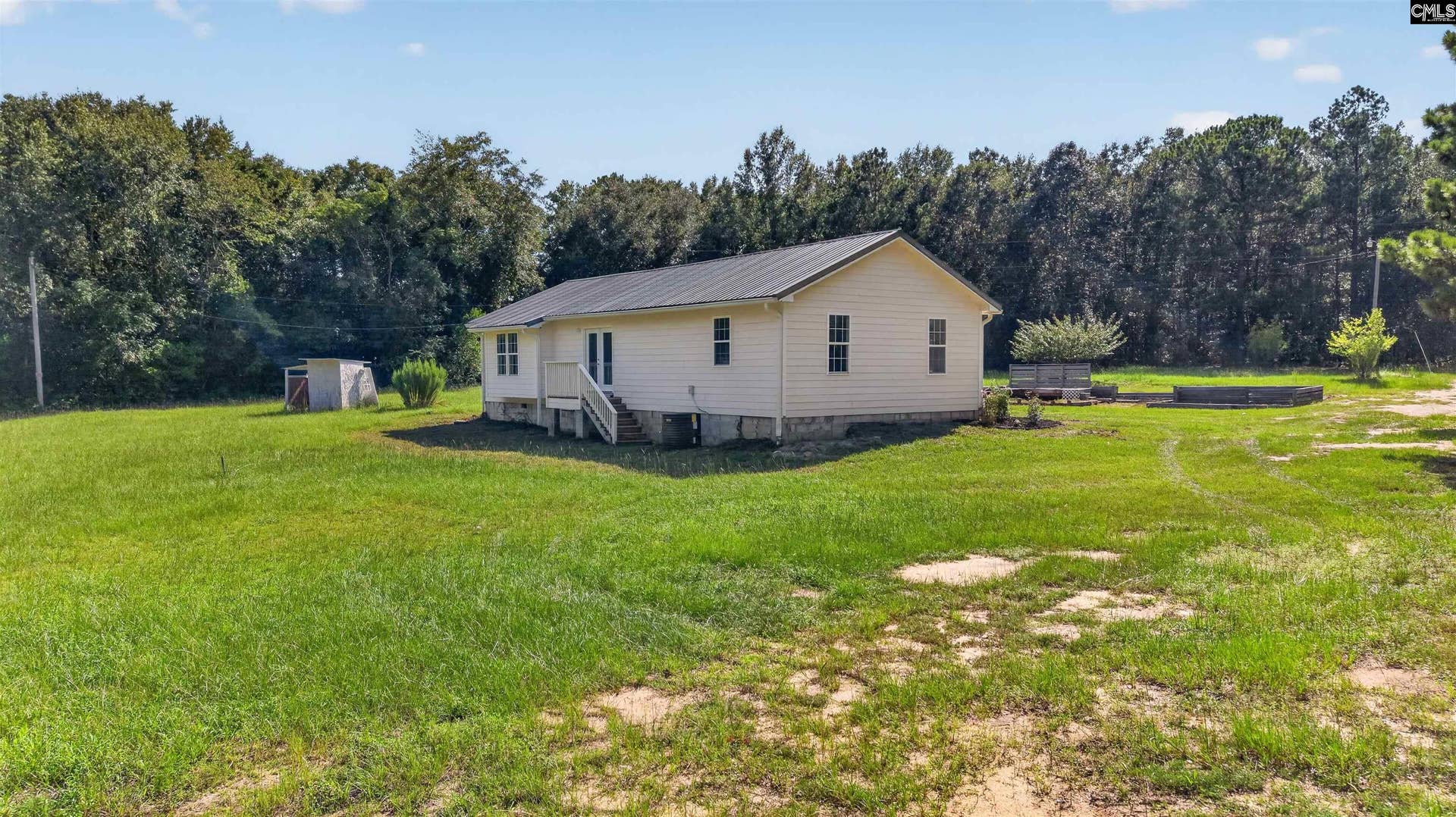 6792 Columbia Road, St. Matthews, SC 29135