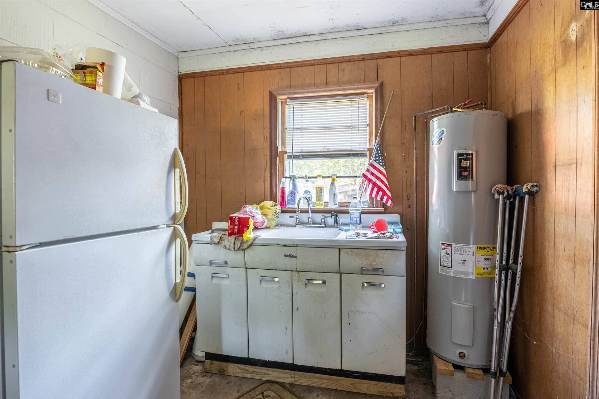 126 Maple Leaf Lane, Batesburg, SC 29006-9058