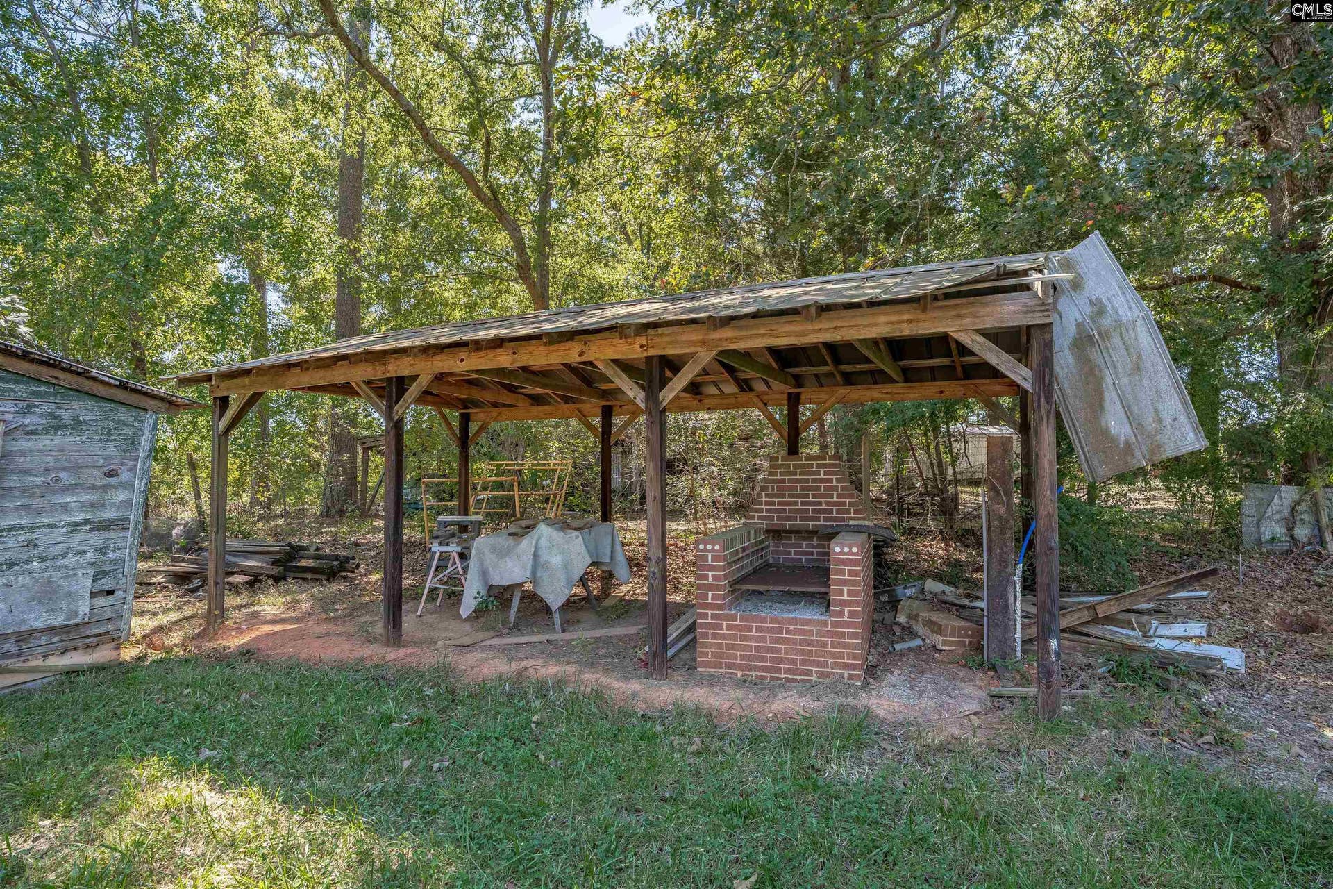 126 Maple Leaf Lane, Batesburg, SC 29006-9058