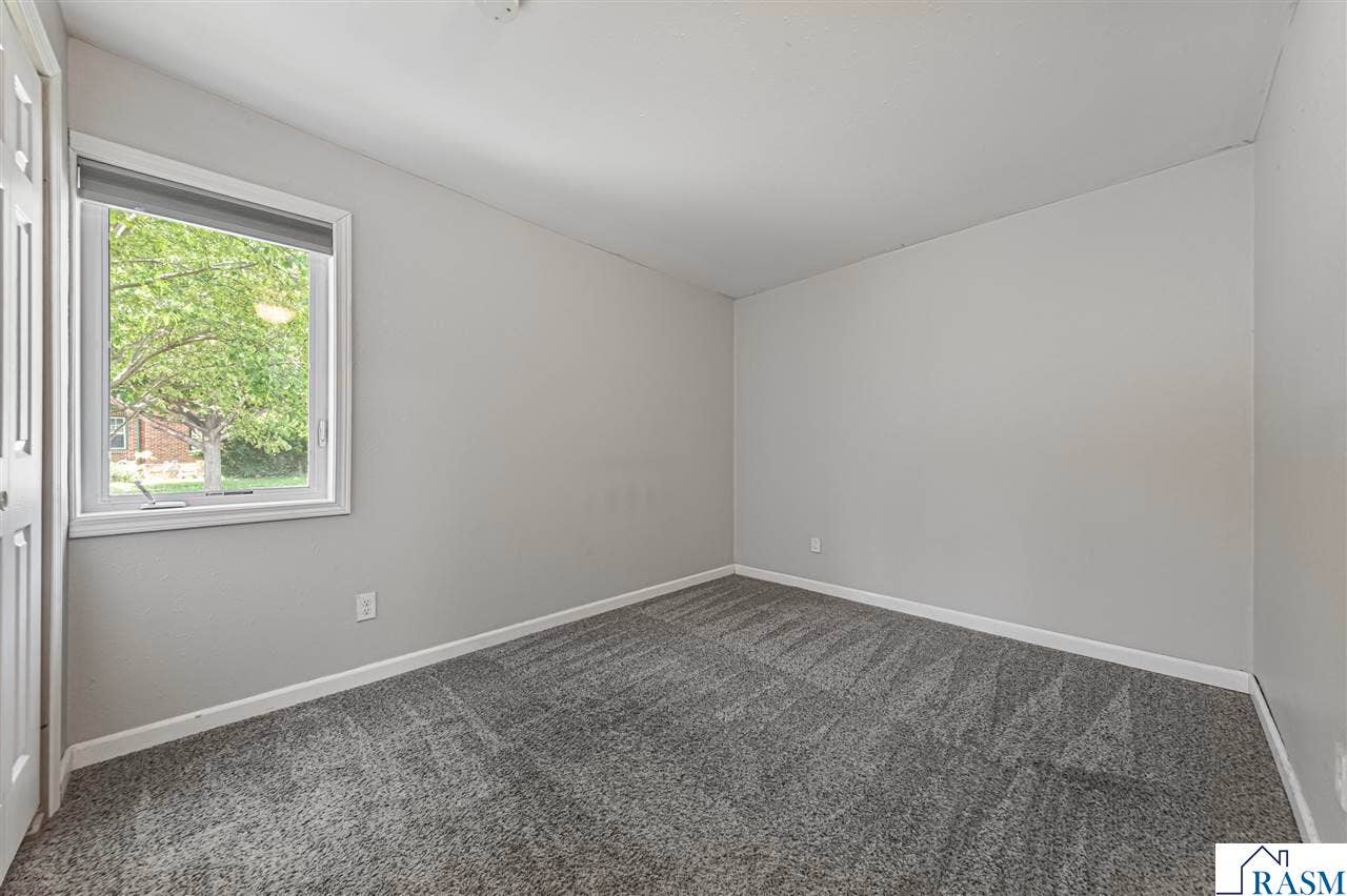 702 N Broad Street, Mankato, MN 56001