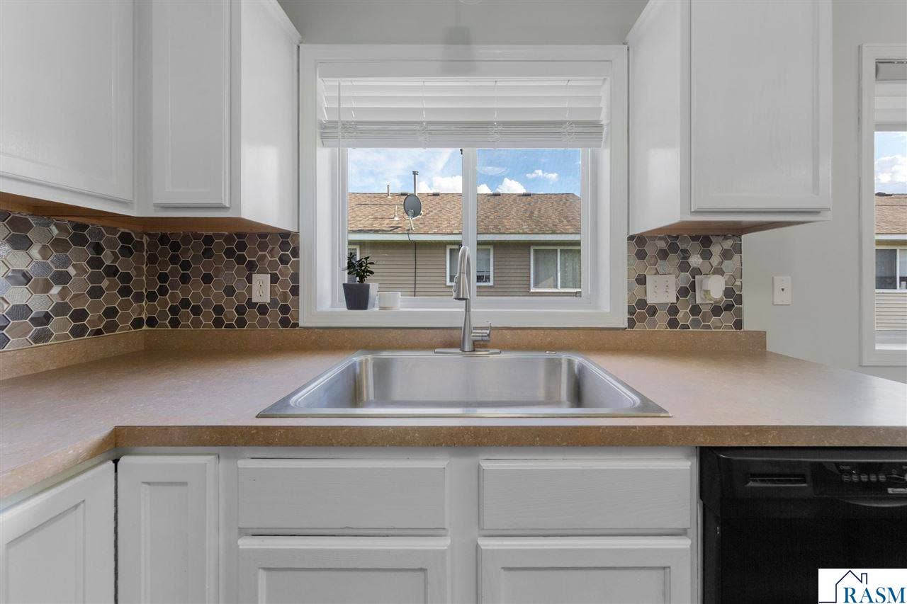 136 Tanager Path, Mankato, MN 56001