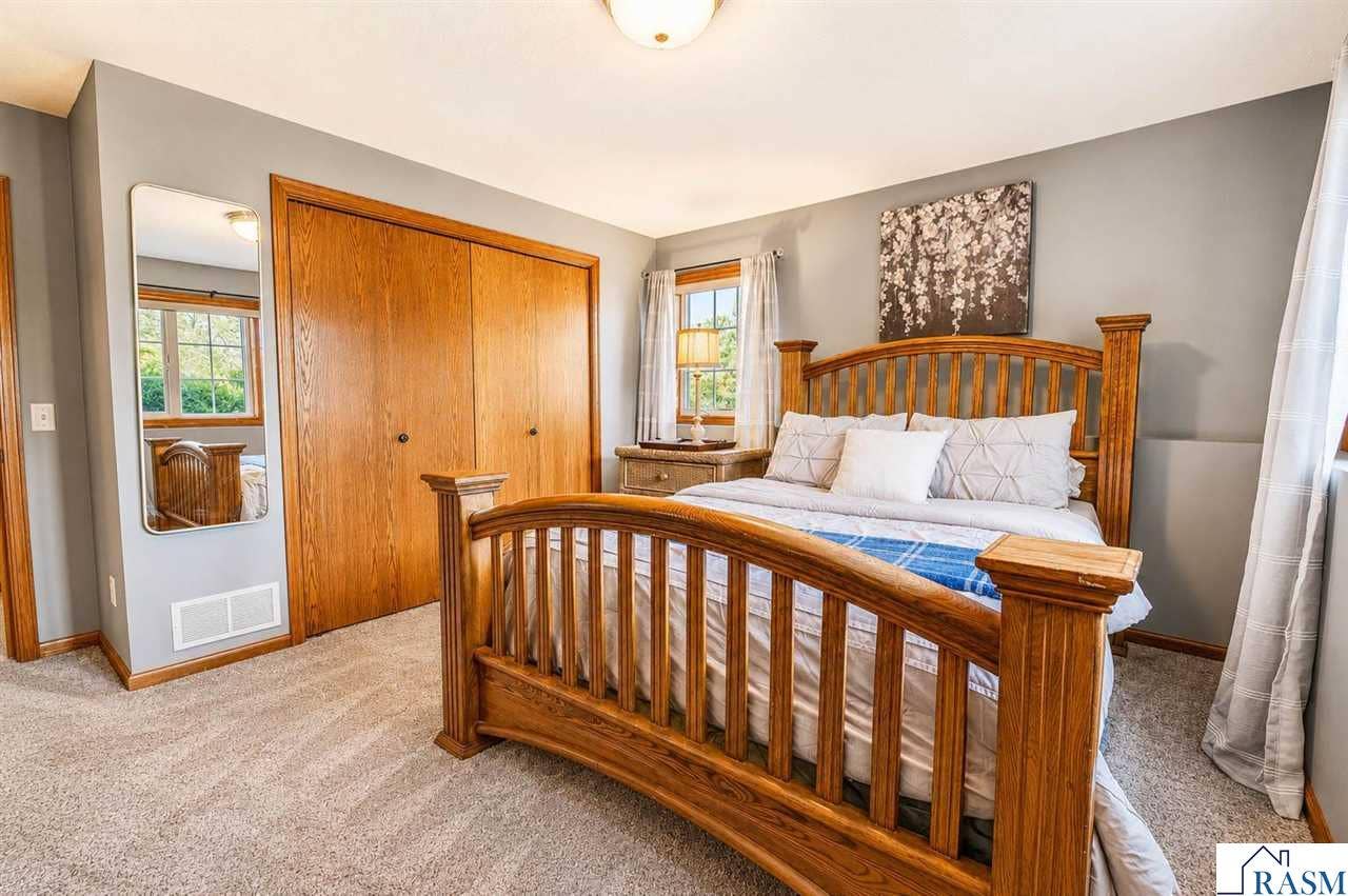 1324 Augusta Drive, Mankato, MN 56001