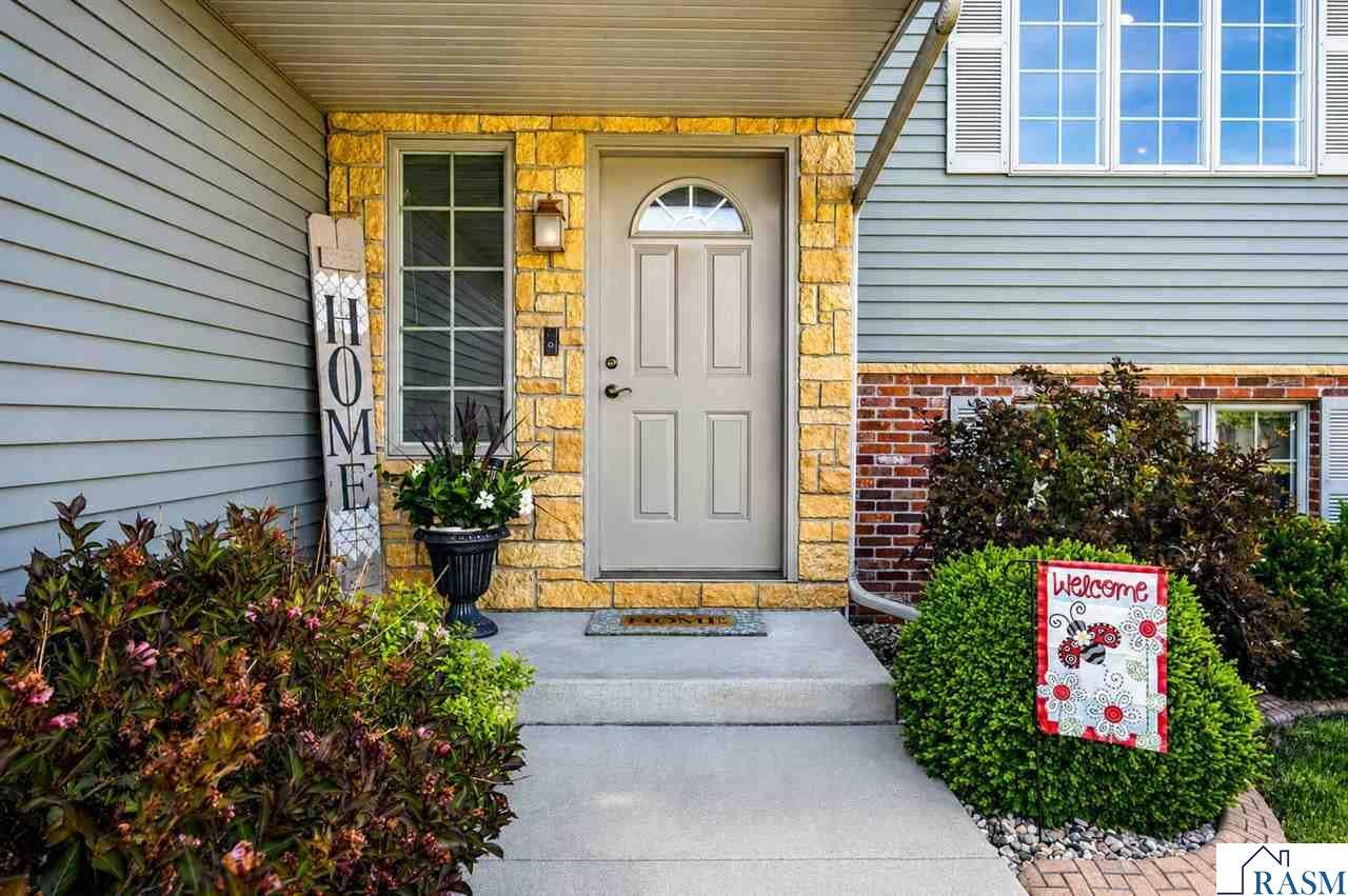1324 Augusta Drive, Mankato, MN 56001