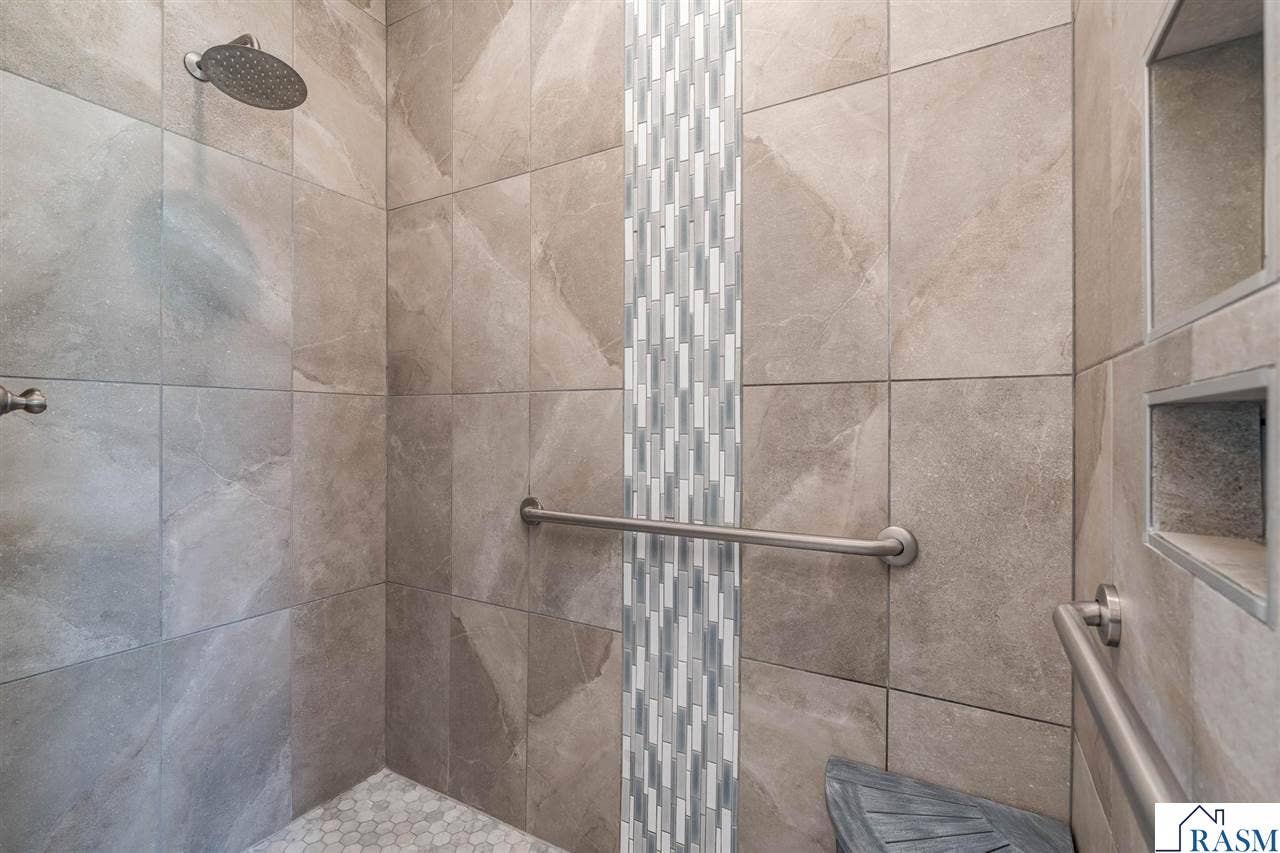 305 Dancing Waters Circle, Mankato, MN 56001