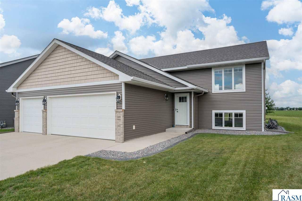 109 cypress Court, Mankato, MN 56001