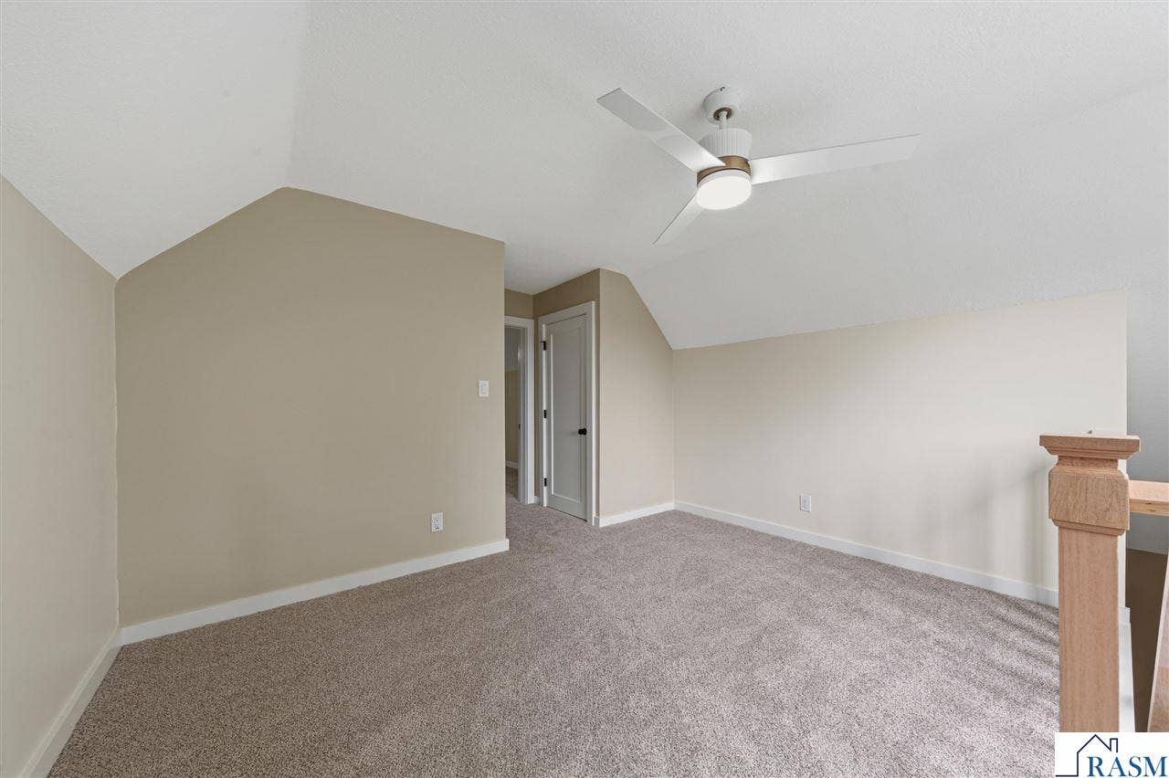 220 W 5th Street, Mankato, MN 56001