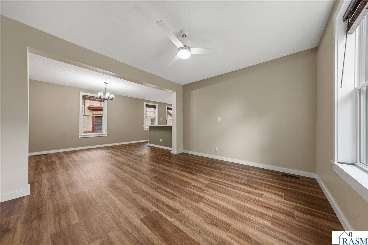 220 W 5th Street, Mankato, MN 56001