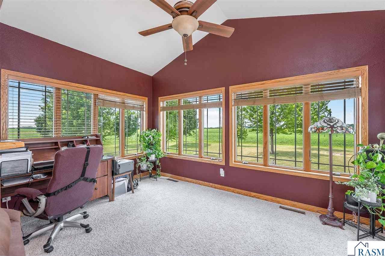 14371 County Road 114, Hanska, MN 56041