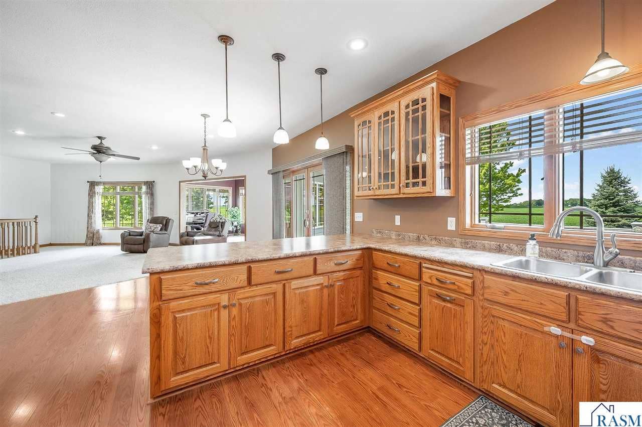 14371 County Road 114, Hanska, MN 56041
