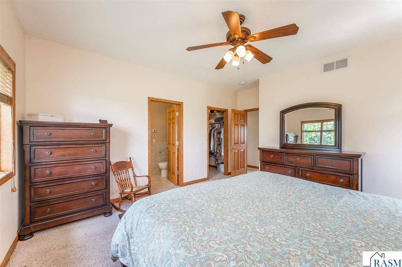 14371 County Road 114, Hanska, MN 56041