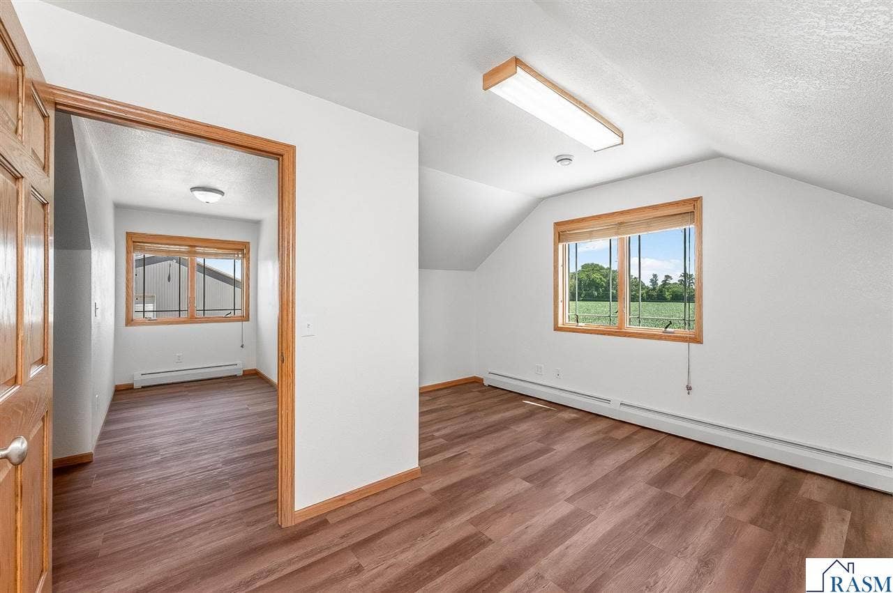 14371 County Road 114, Hanska, MN 56041