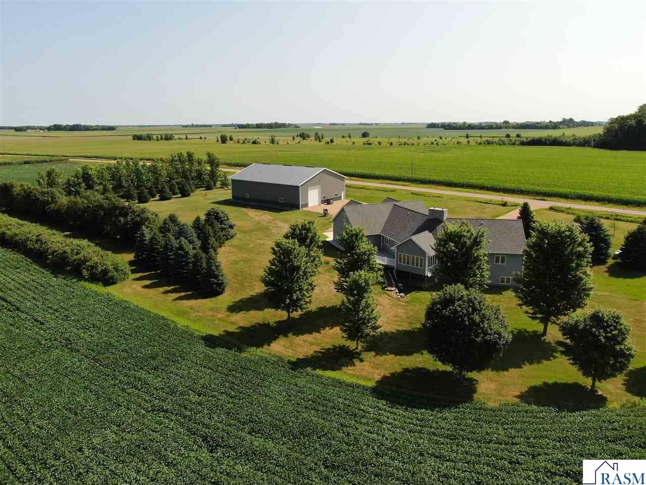 14371 County Road 114, Hanska, MN 56041