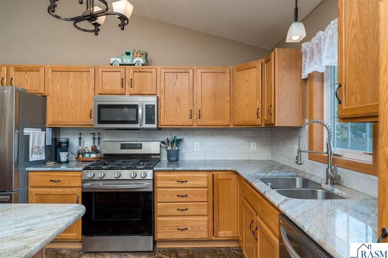 104 Bunker Court, Mankato, MN 56001