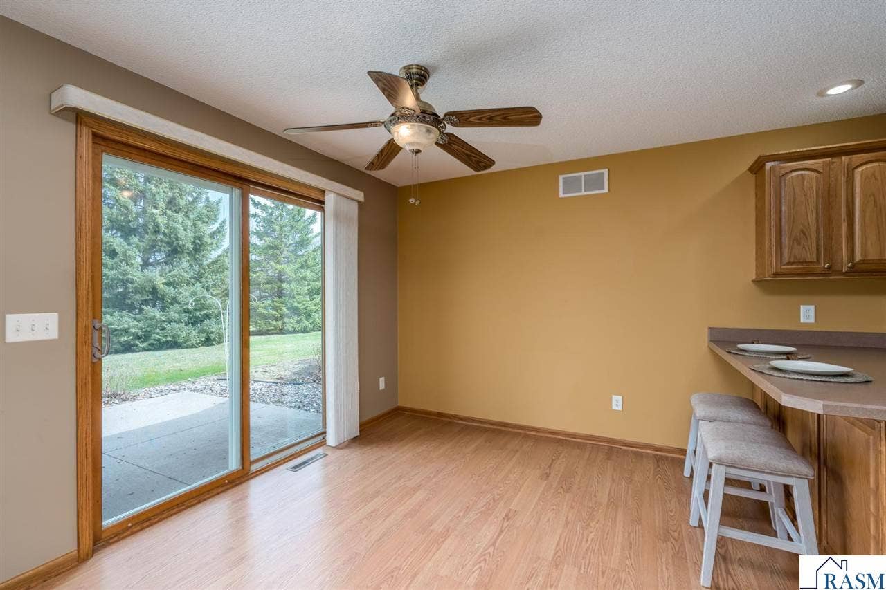 100 Crystal Lane, Mankato, MN 56001