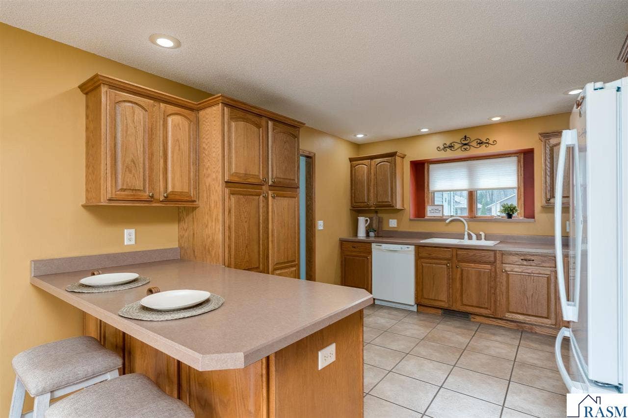 100 Crystal Lane, Mankato, MN 56001