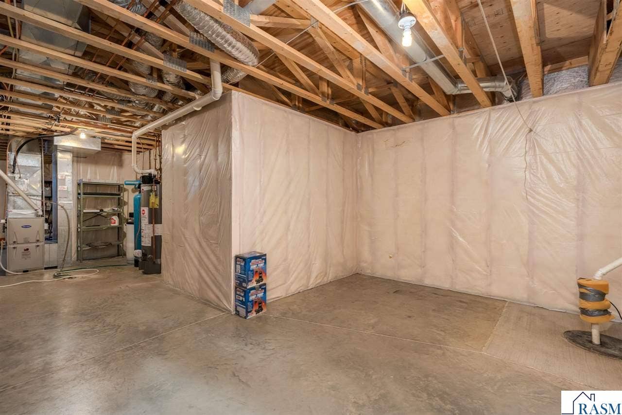100 Crystal Lane, Mankato, MN 56001