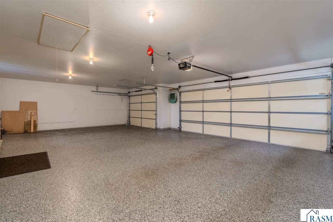 100 Crystal Lane, Mankato, MN 56001