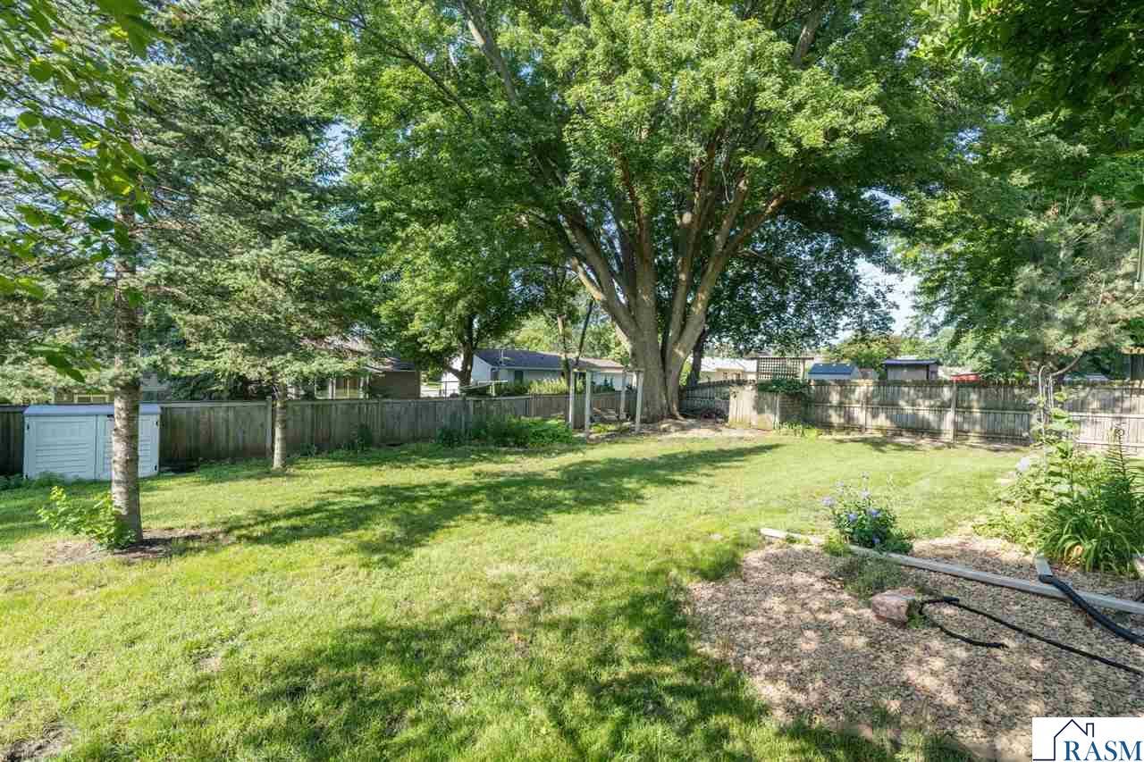 209 Viking Drive, Mankato, MN 56001