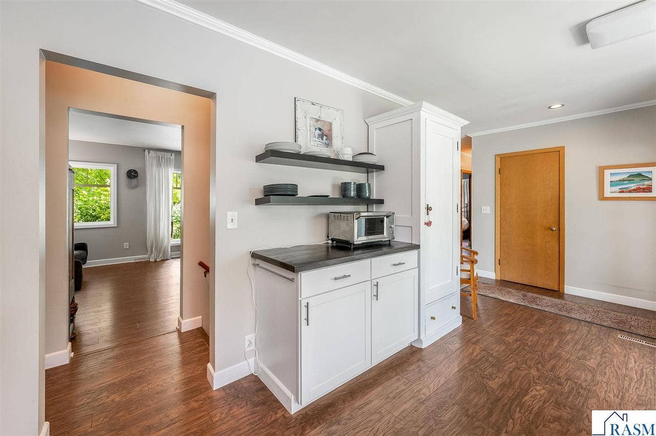 47 Skyline Drive, Mankato, MN 56001