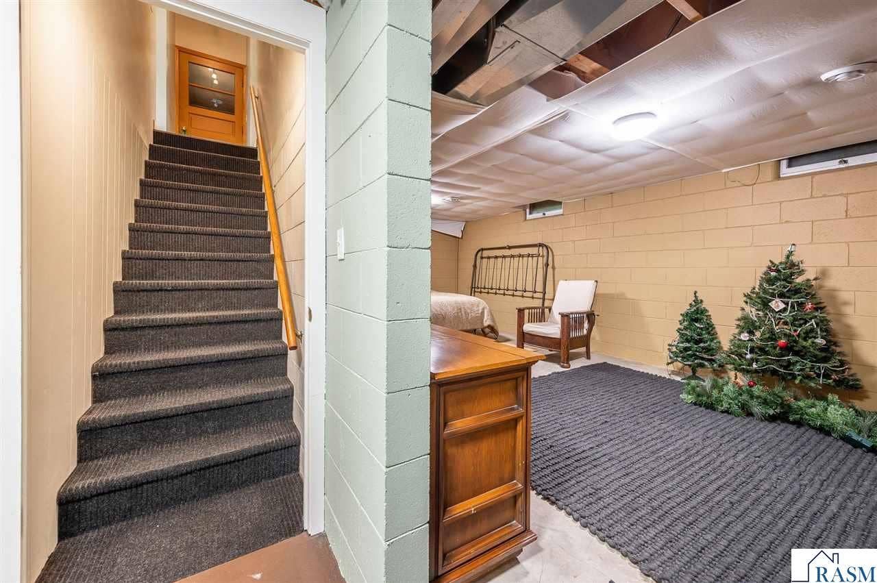 47 Skyline Drive, Mankato, MN 56001