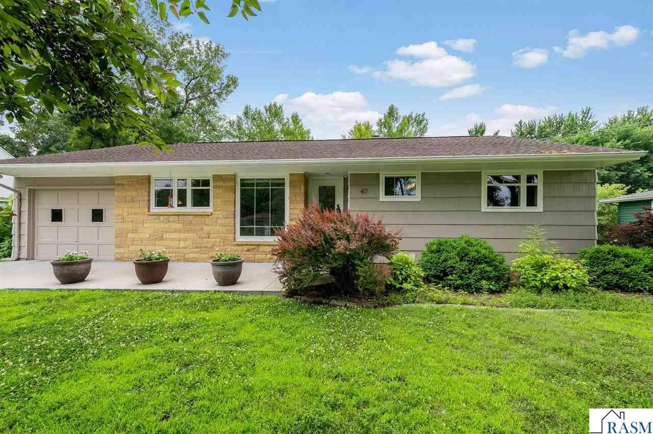 47 Skyline Drive, Mankato, MN 56001