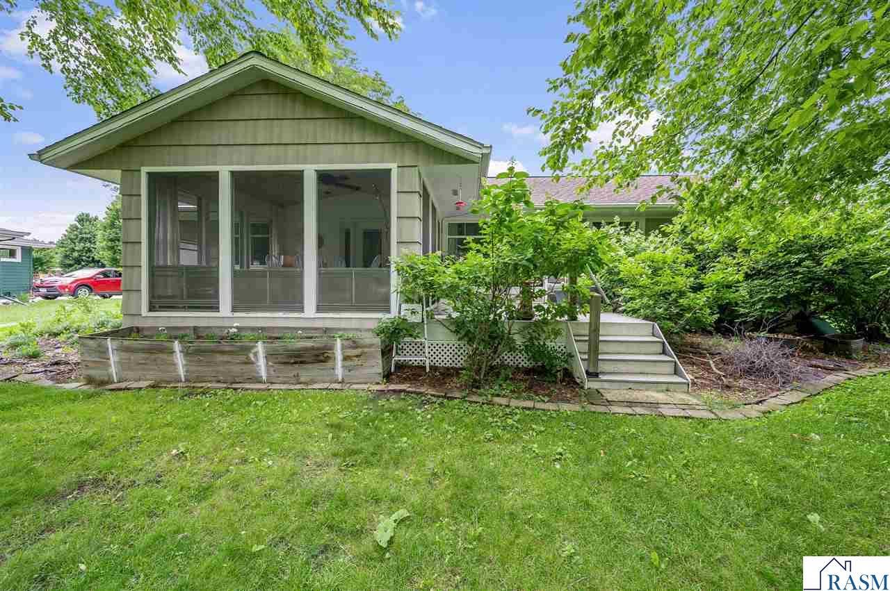 47 Skyline Drive, Mankato, MN 56001