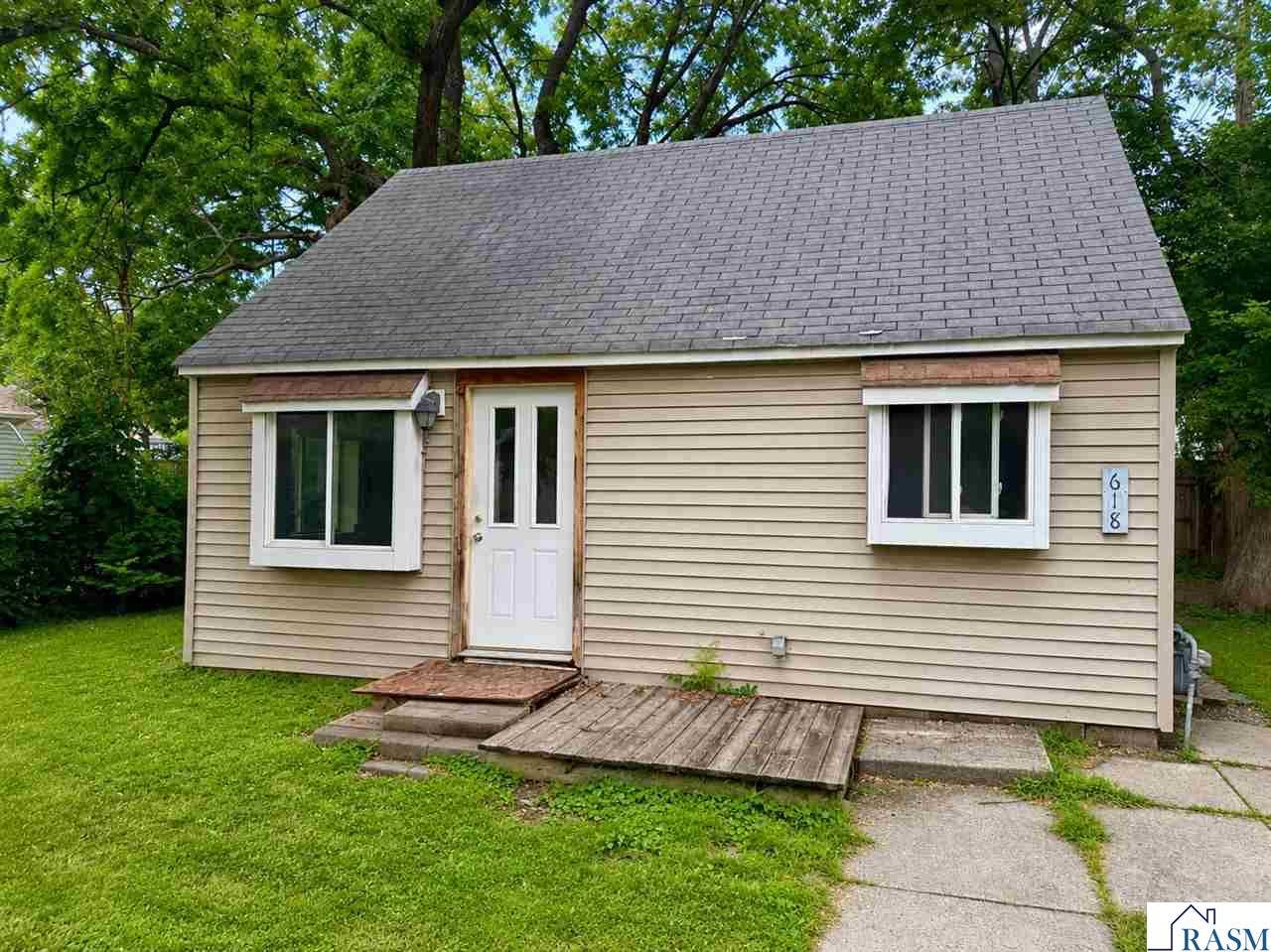 618 W 3rd Street, Mankato, MN 56001